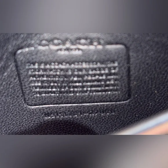 BNWT Authentic Coach Accordion Glovetanned Leather Card Holder – Style #27059 - Picture 2 of 6